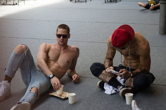 givenchy-ss16-backstage-2